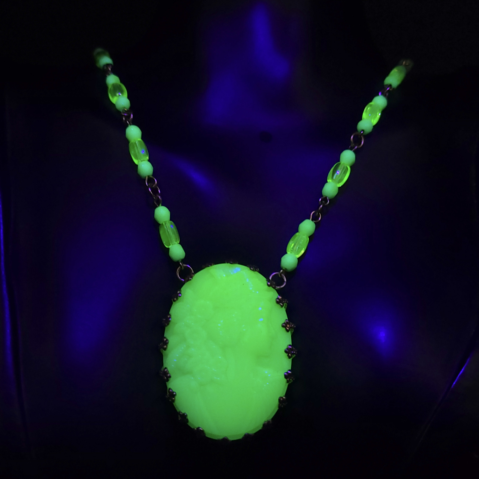 Uranium Glass Necklace 21” Cameo Pendant Vaseline Green Czech Beads