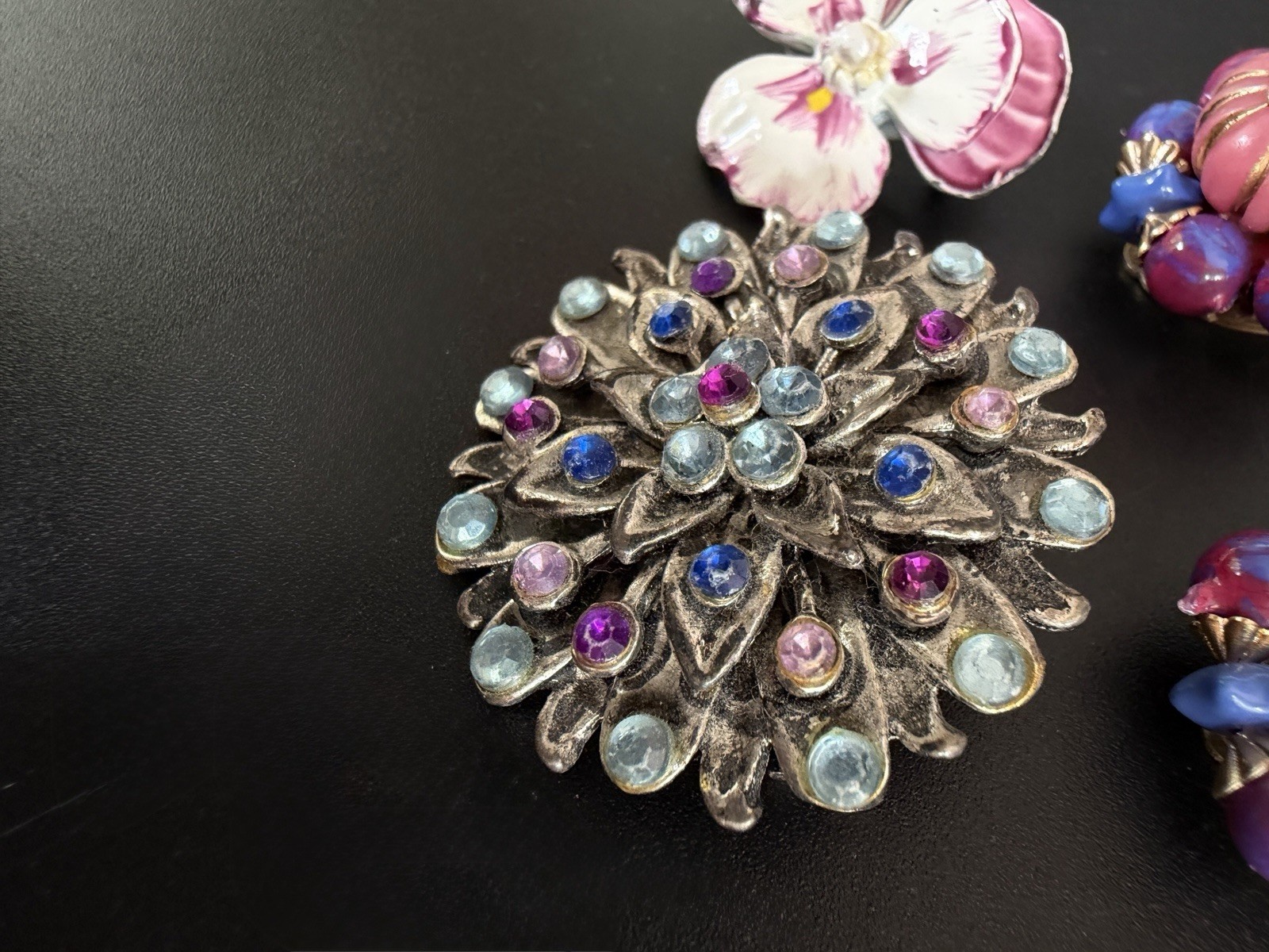 Costume Jewelry Lot 4pc Rhinestone Starburst Brooch Enamel Pansy Hong Kong VTG
