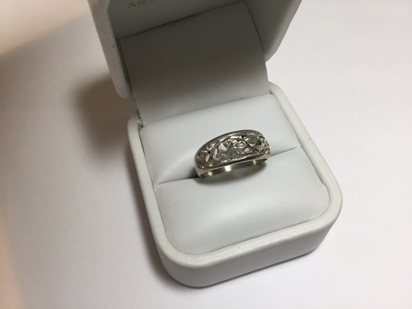 Vintage Ladies 925 Sterling Silver Ornate Openwork Filigree Scroll Band Ring