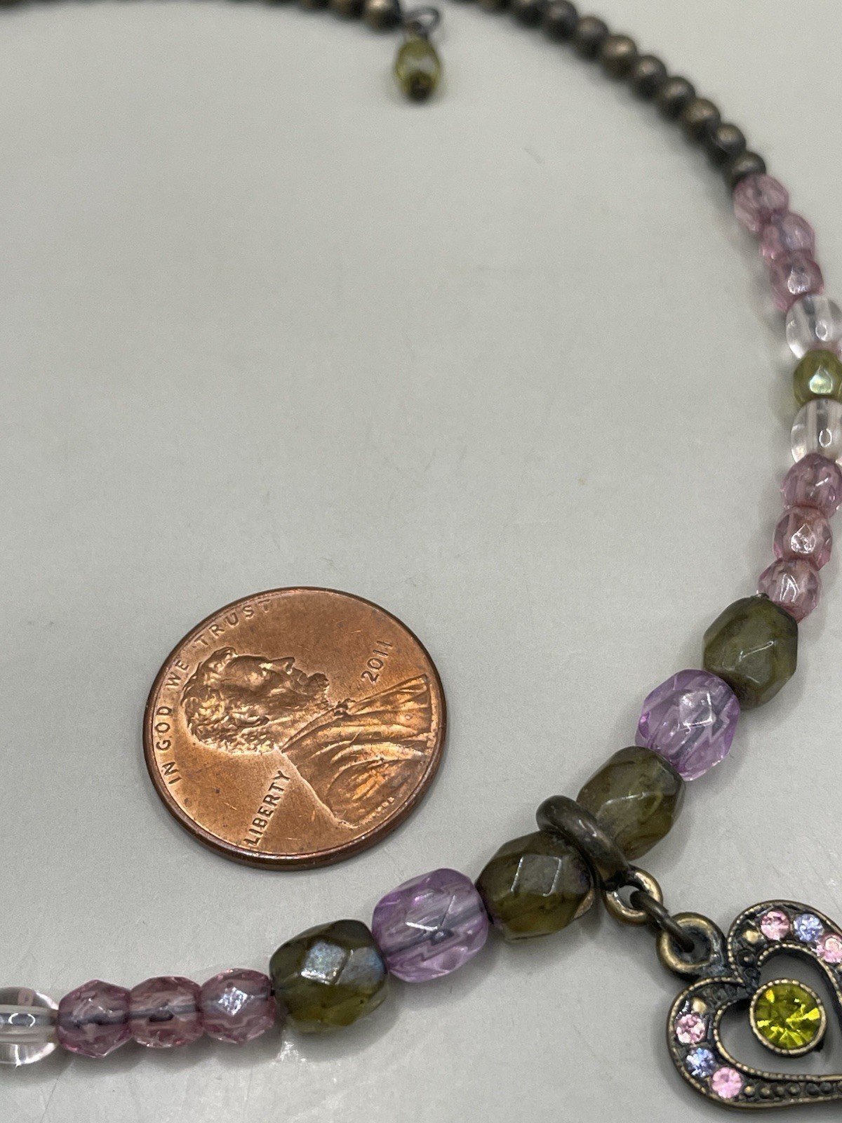 VTG 1928 Brand Memory Wire Chocker Bronze Tone Beaded Heart Pendant Necklace