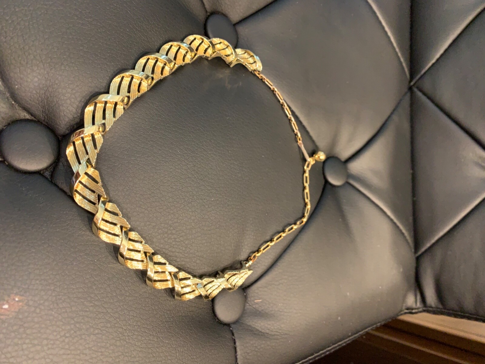 Jonne House of Schrager SIGNED Mid-Century Fashion Goldtone Choker