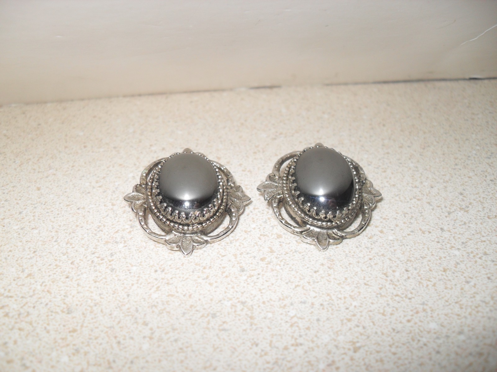 Vintage Whiting & Davis Co. Silver Tone Hematite Oval Clip On Earrings Classic