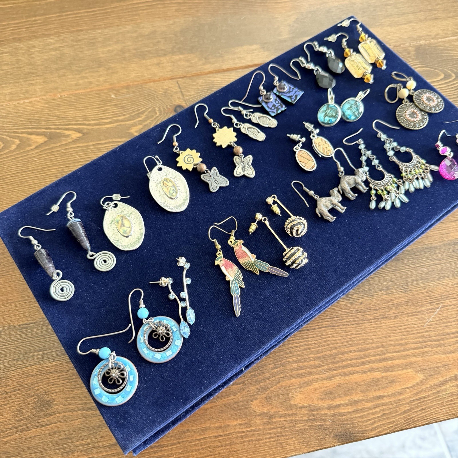 Assorted Vintage & Modern Costume Earrings Lot Beautiful Variety 17 Sets