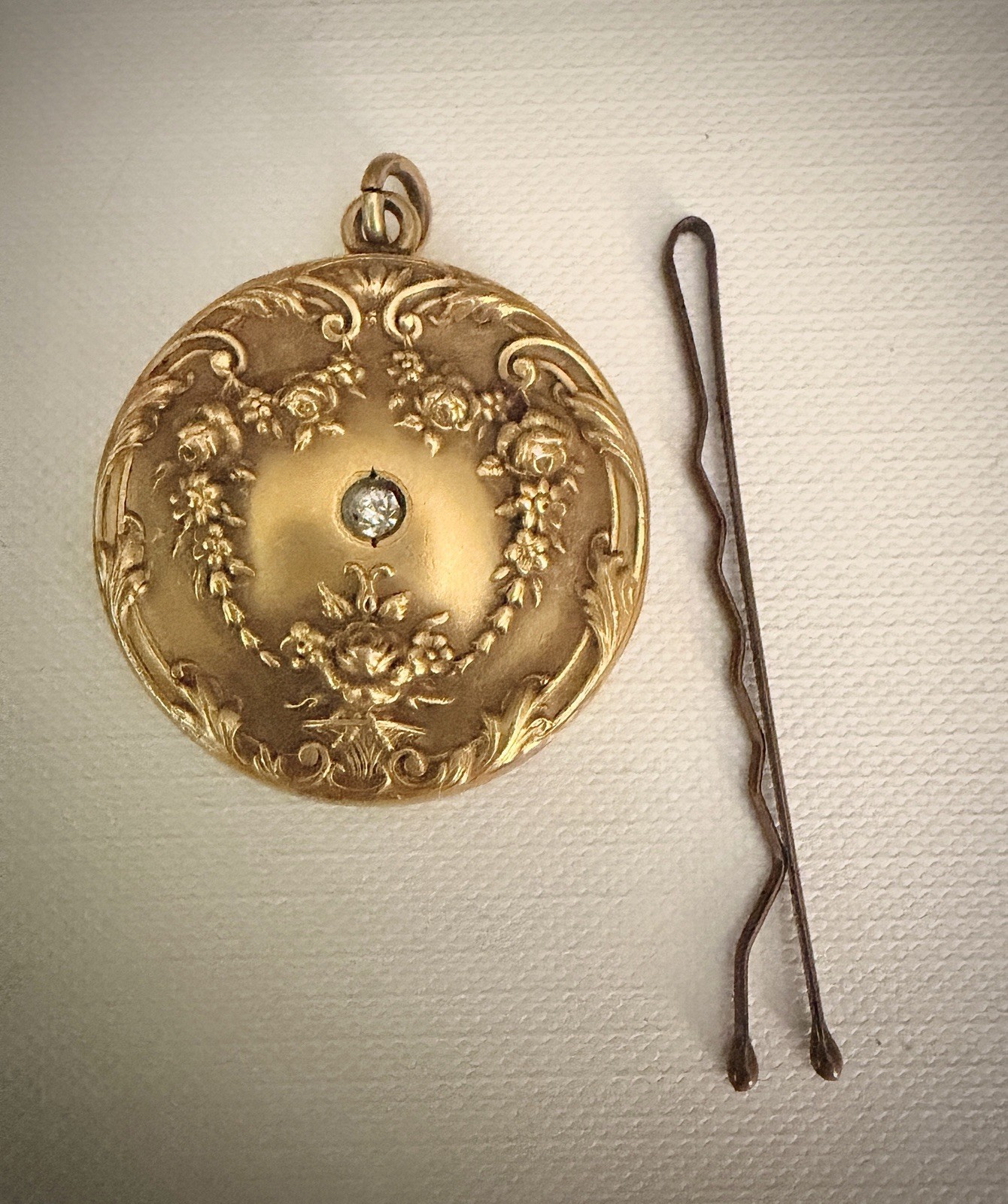 Repoussé Art Nouveau Locket 14kt Gold Filled With Photo Ornate