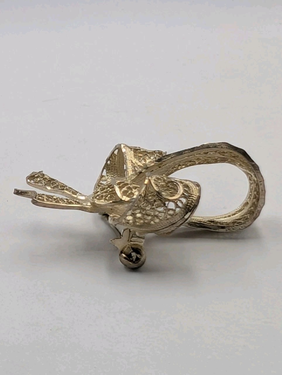 Signed Vintage 835 Silver Filigree Bow Ribbon Diamond Cut Edges Pin Brooch 5.7g