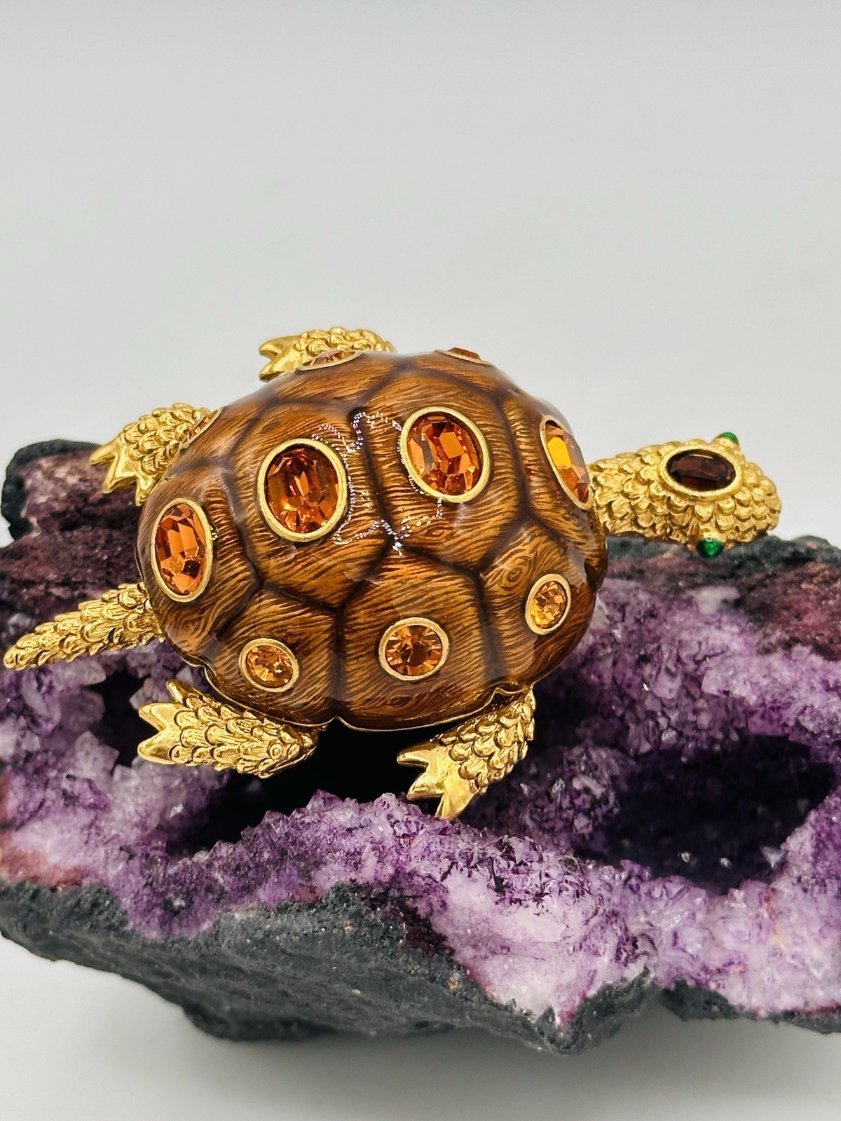 Signed Joan Rivers Turtle Brooch Pin Gold Tone Brown Enamel Amber Rhinestone