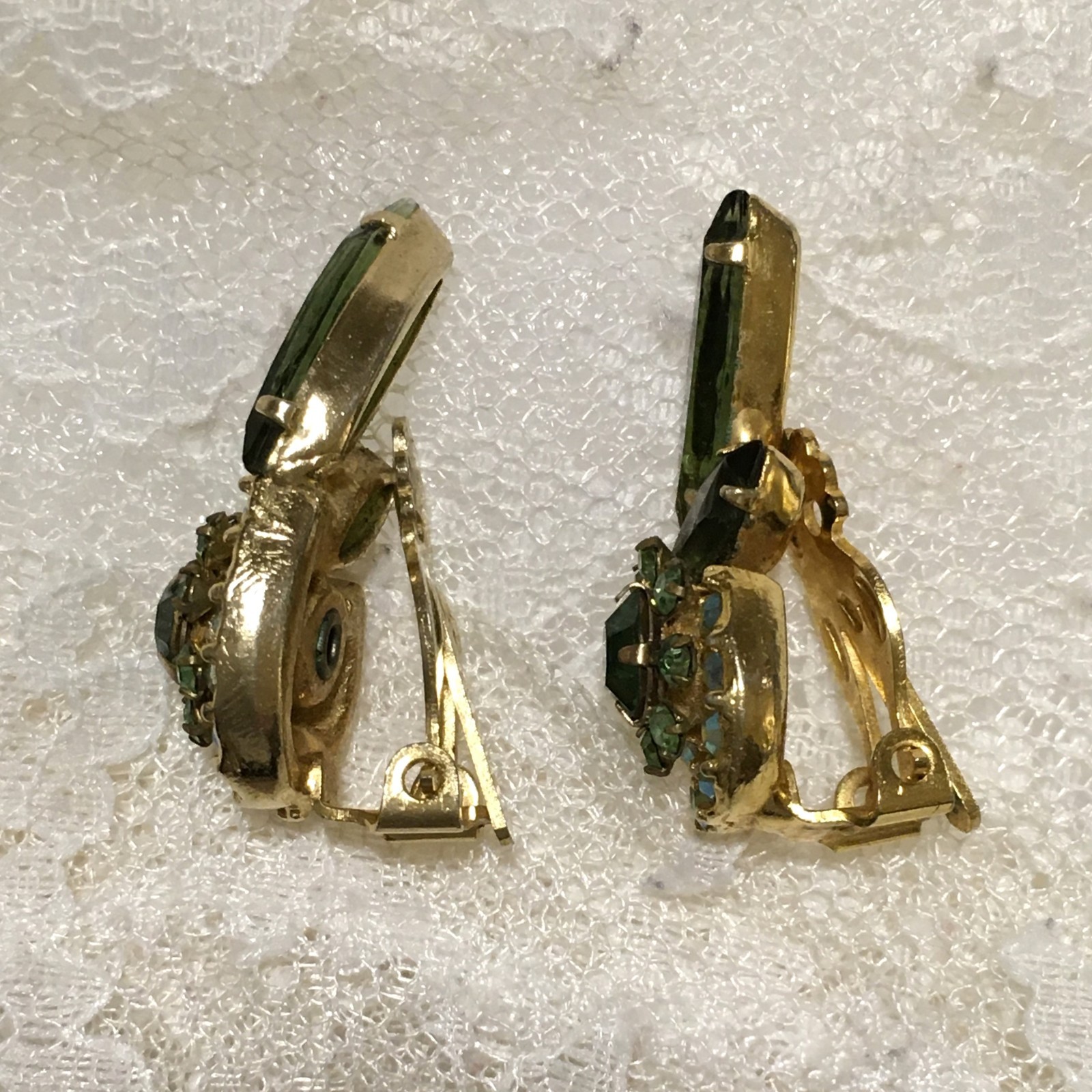 Vintage Juliana Rhinestone Clip On Earrings Green Pronged Navettes Gold Tone
