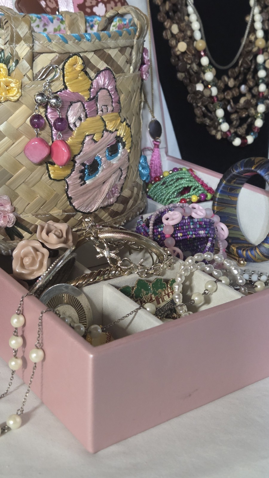 Grandma’s Estate; Jewelry, Trinkets, & Extra Fun Junk! Lot #96