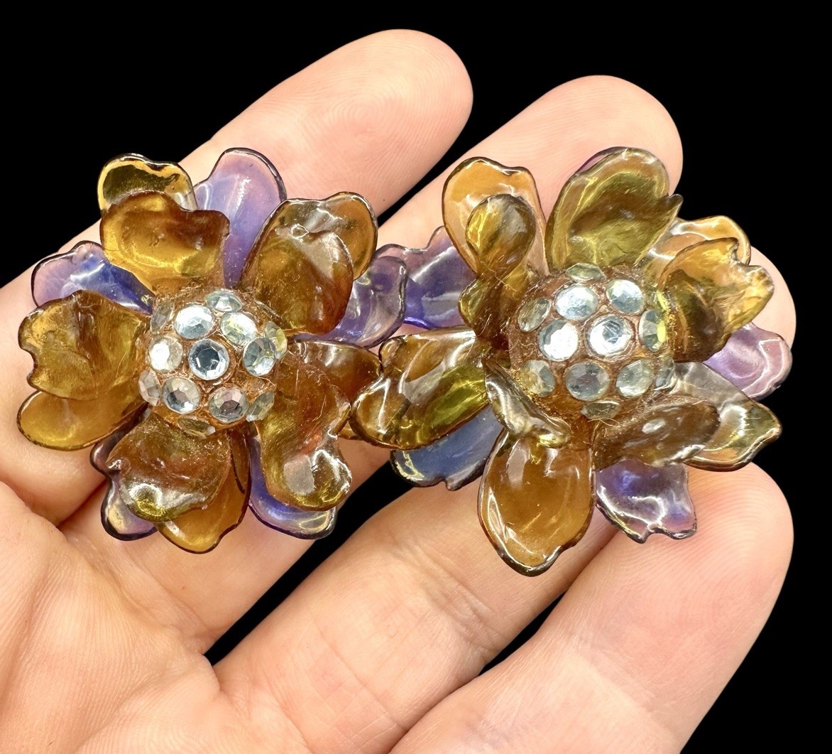 Vtg 1930/40s Cellulose Acetate & Rhinestone Flower Earrings Purple Green/Yellow