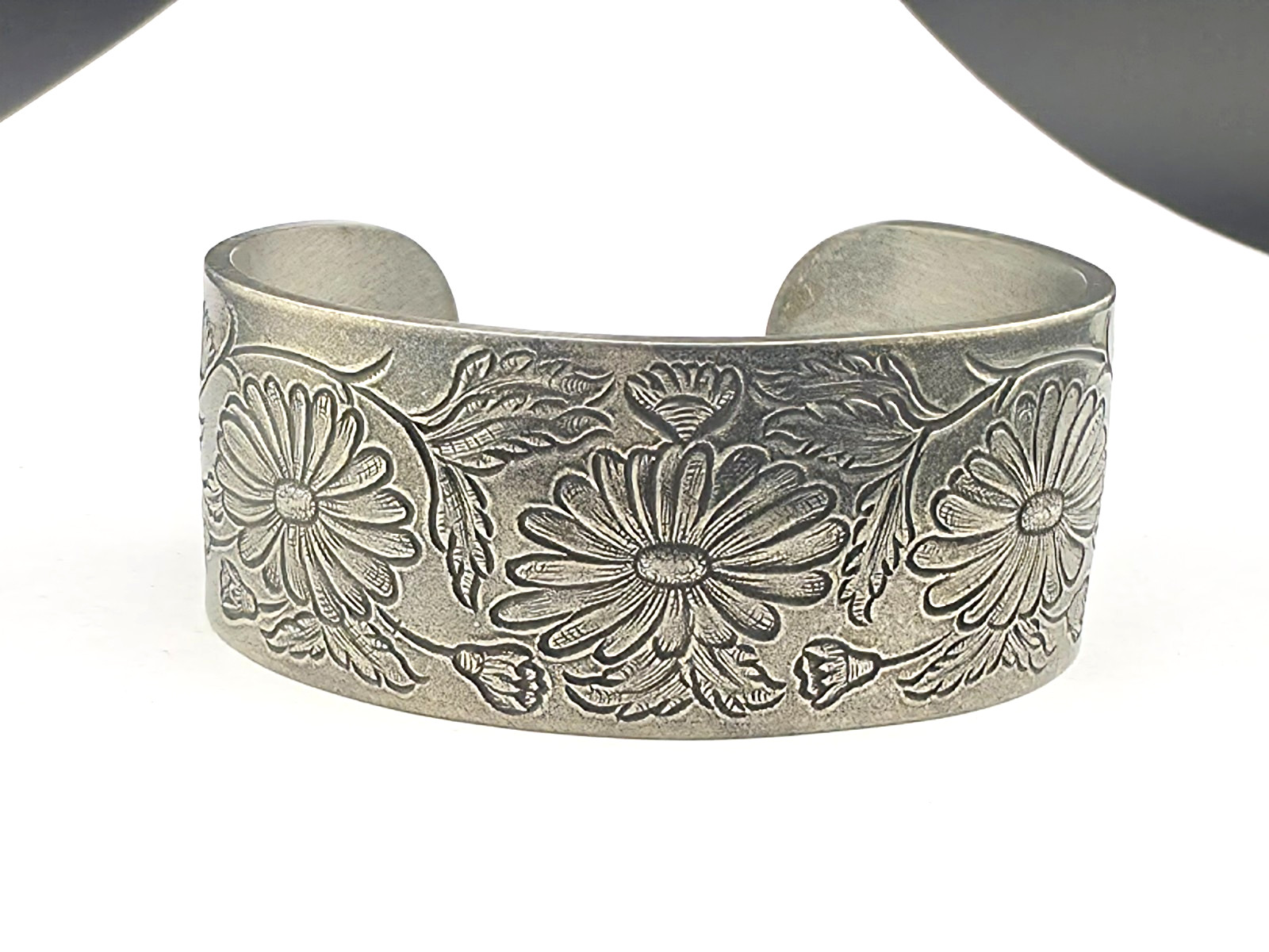 Chunky Vintage Salisbury Pewter September Birthday Daisy Flower 7″ Bracelet