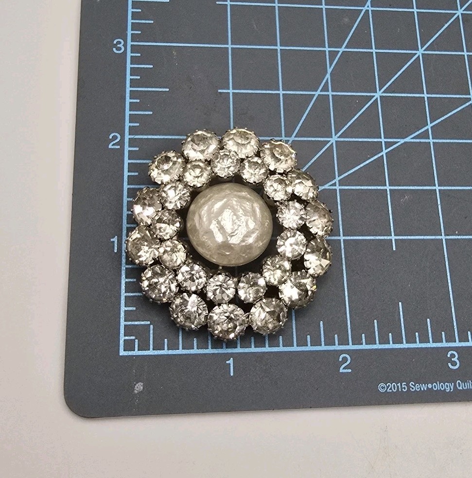 Vtg Rhinestone Large Faux Pearl Brooch Silver Tone Circular Pin Prong Set Stones