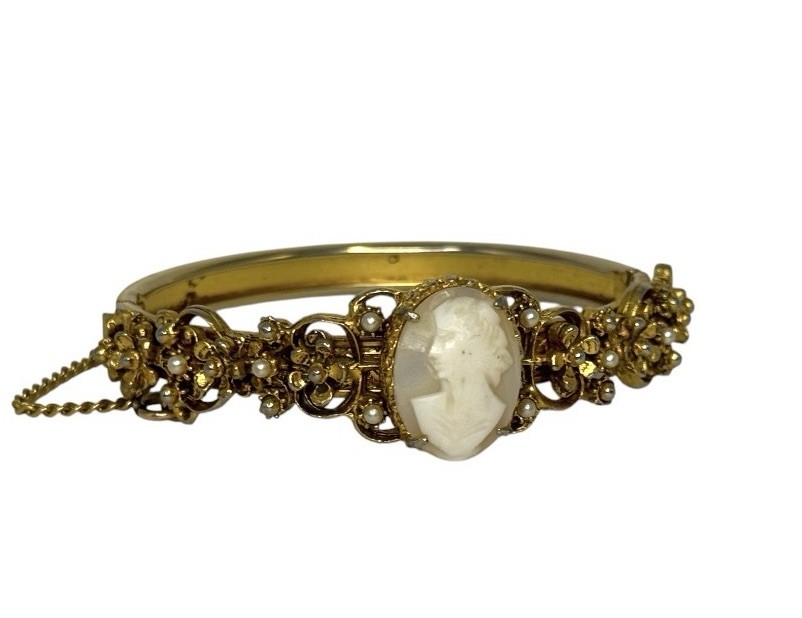 Vintage Florenza Gold Tone Cameo Hinged Bracelet Signed
