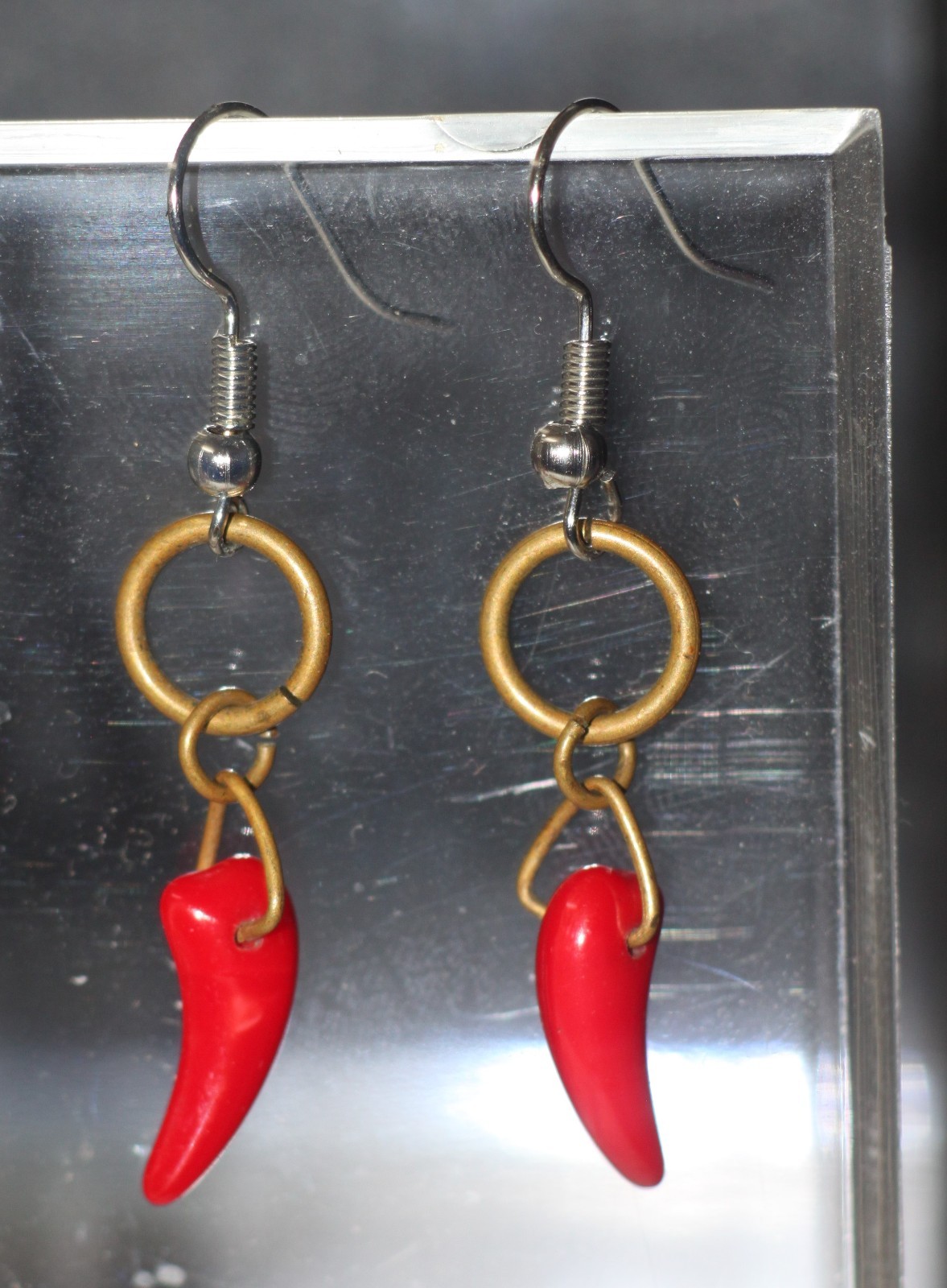 Vintage Art Glass Chili Pepper dangles Earrings Chrome tone hook