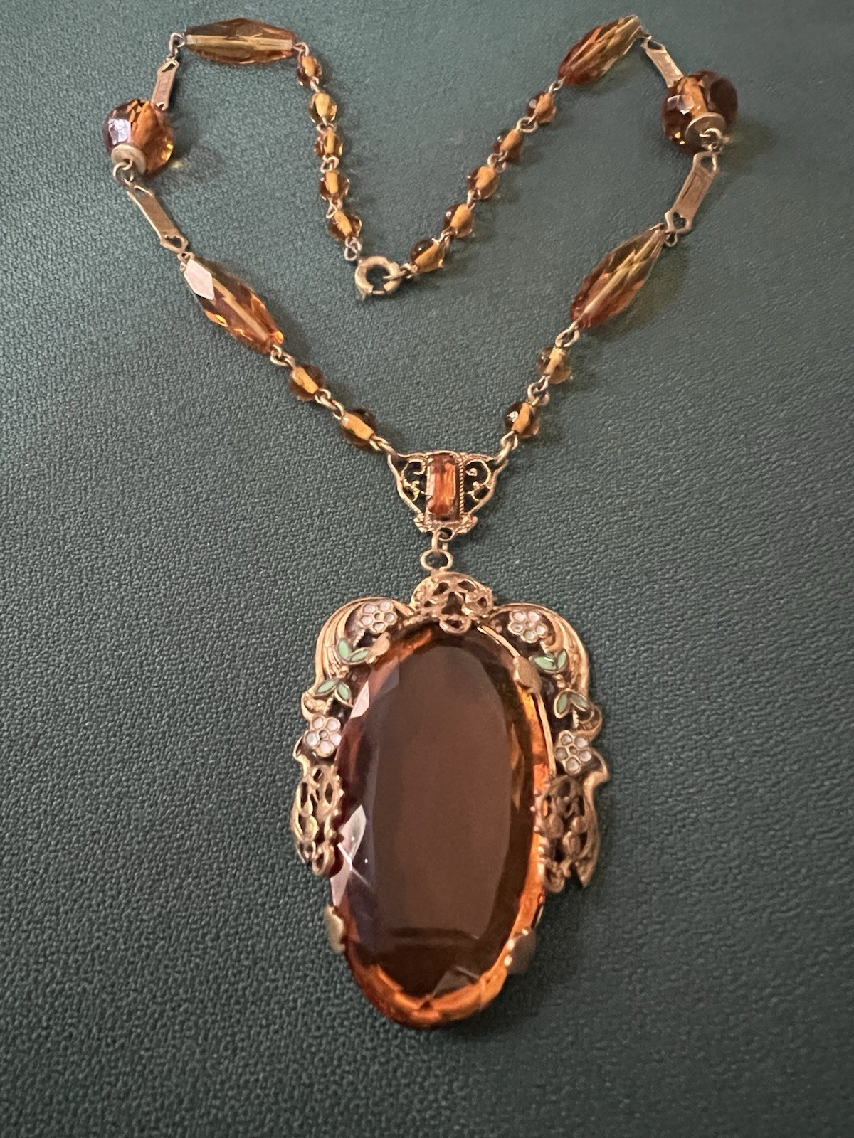 CZECH STUNNING VTG COGNAC COLOR FACETED BRASS FILIGREE ENAMELED PENDANT NECKLACE