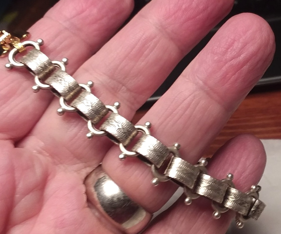 7.25″ Pewter Tone Victorian Revival Bookchain Bracelet 03-01-2026