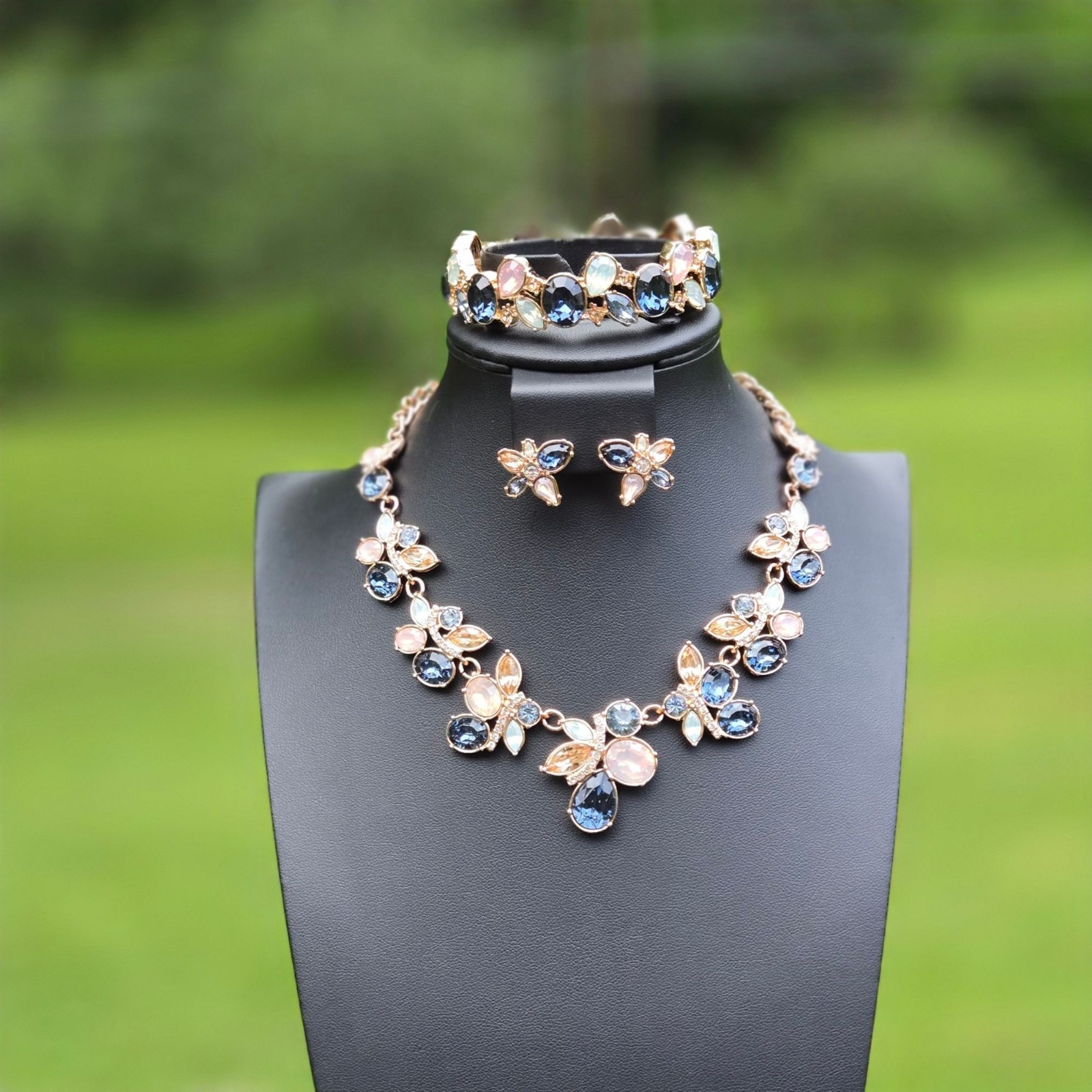 Vintage Avon Blushing Floral Necklace Bracelet Earrings Set Rhinestone Sparkle