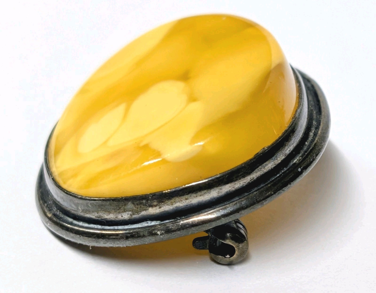Vintage Butterscotch Baltic Amber Egg Yolk Pendant Brooch
