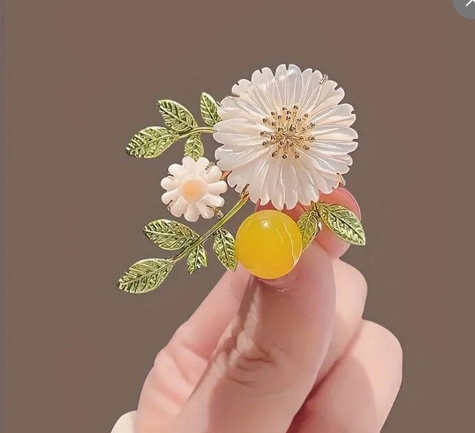 Daisy Flower Brooch Pin, Green Leaf Brooch Pin For Women, Gift Ideas