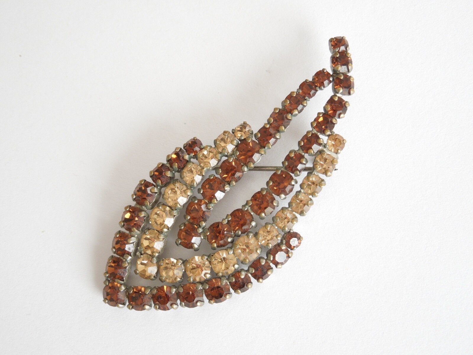 Vintage Brooch Rhinestones Fashion Jewelry 7.2 G / 6.2 X 2.7 Cm