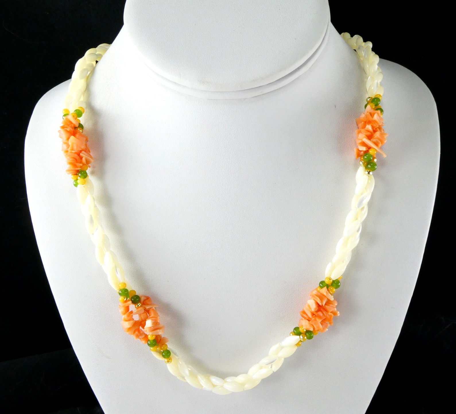 Lovely Freshwater Rice Pearls Necklace Coral Chips Jade Accent Beads Elegant