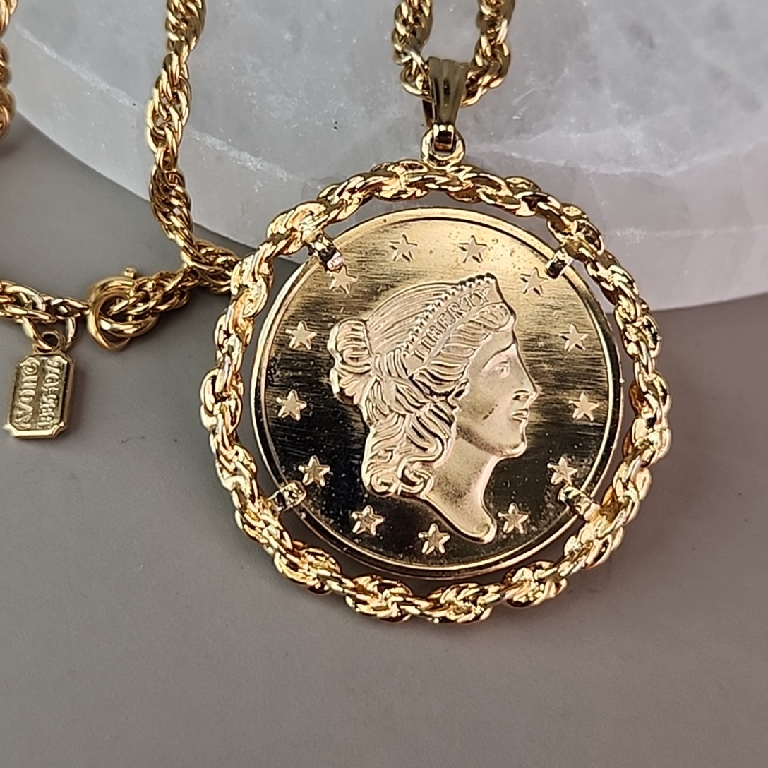 Vintage Avon Bicentennial Coin Necklace Lady Liberty 1976 Gold Tone 28″