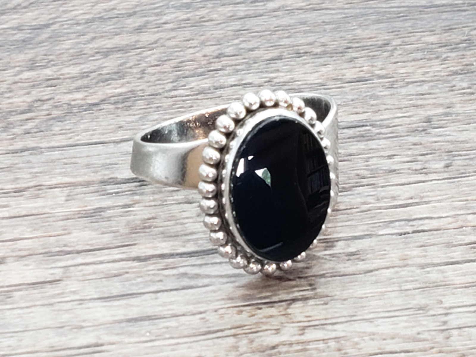 925 Sterling Silver Vintage Ring Black Onyx. Size 8