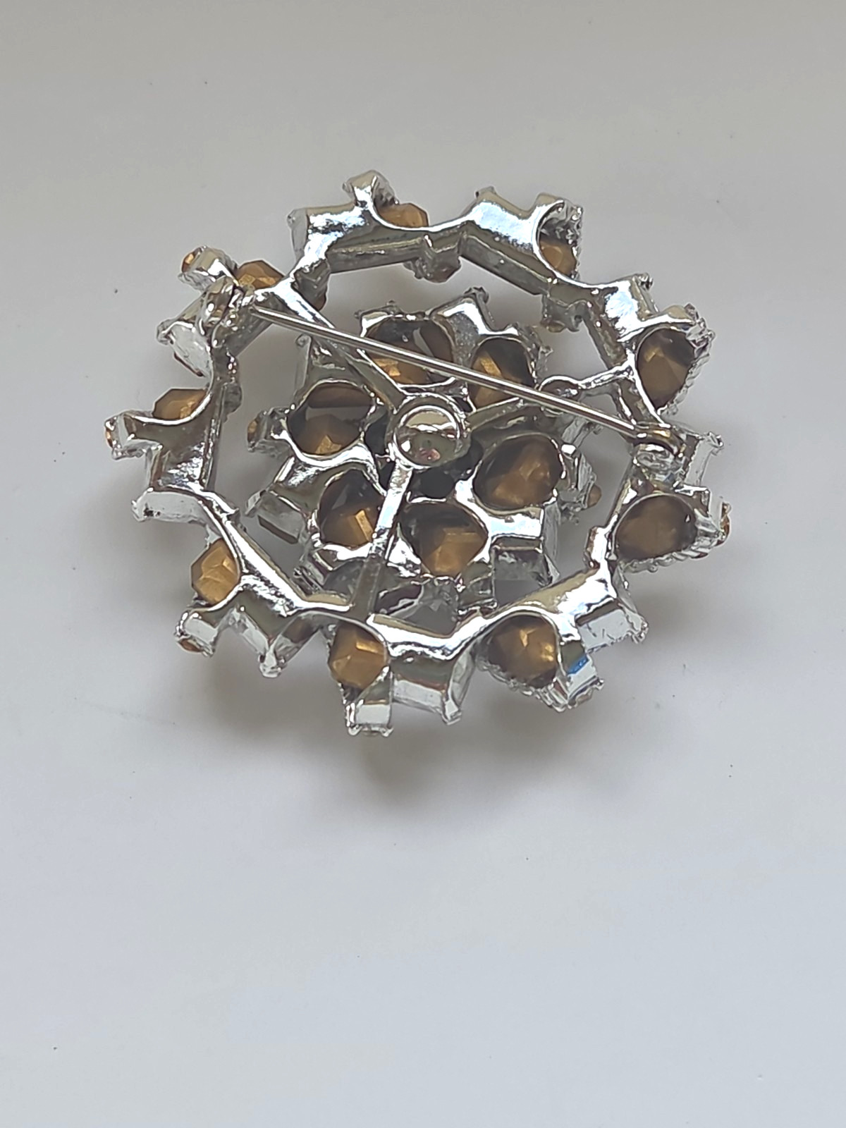 Vintage Ruby Red & Clear Rhinestone Brooch ( Excellent Condition ) 1.5″ Round