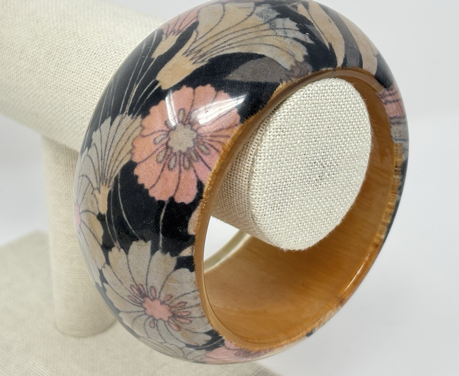 Vintage Chunky Floral Encased Wood Bangle Bracelet Y2K Boho 8″ Stackable