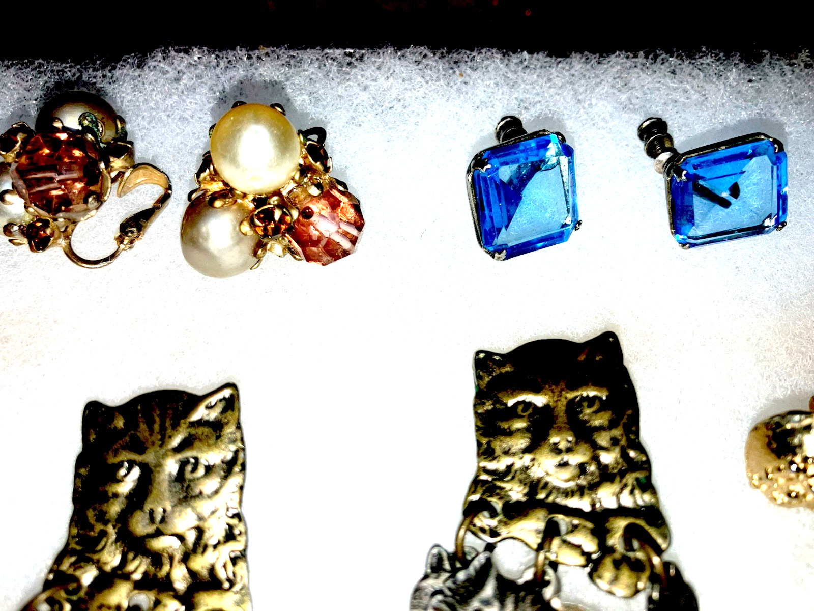 LOT OF 14 PAIRS OF VINTAGE ASSORTED STERL & Signed JEWELRY EARRINGS ALL WEARABLE