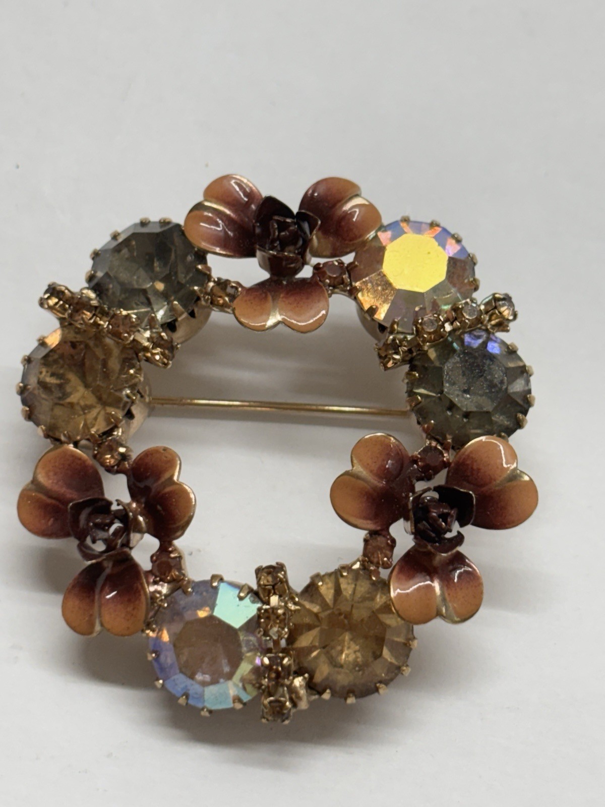 KARU ARKEING floral and amber pin