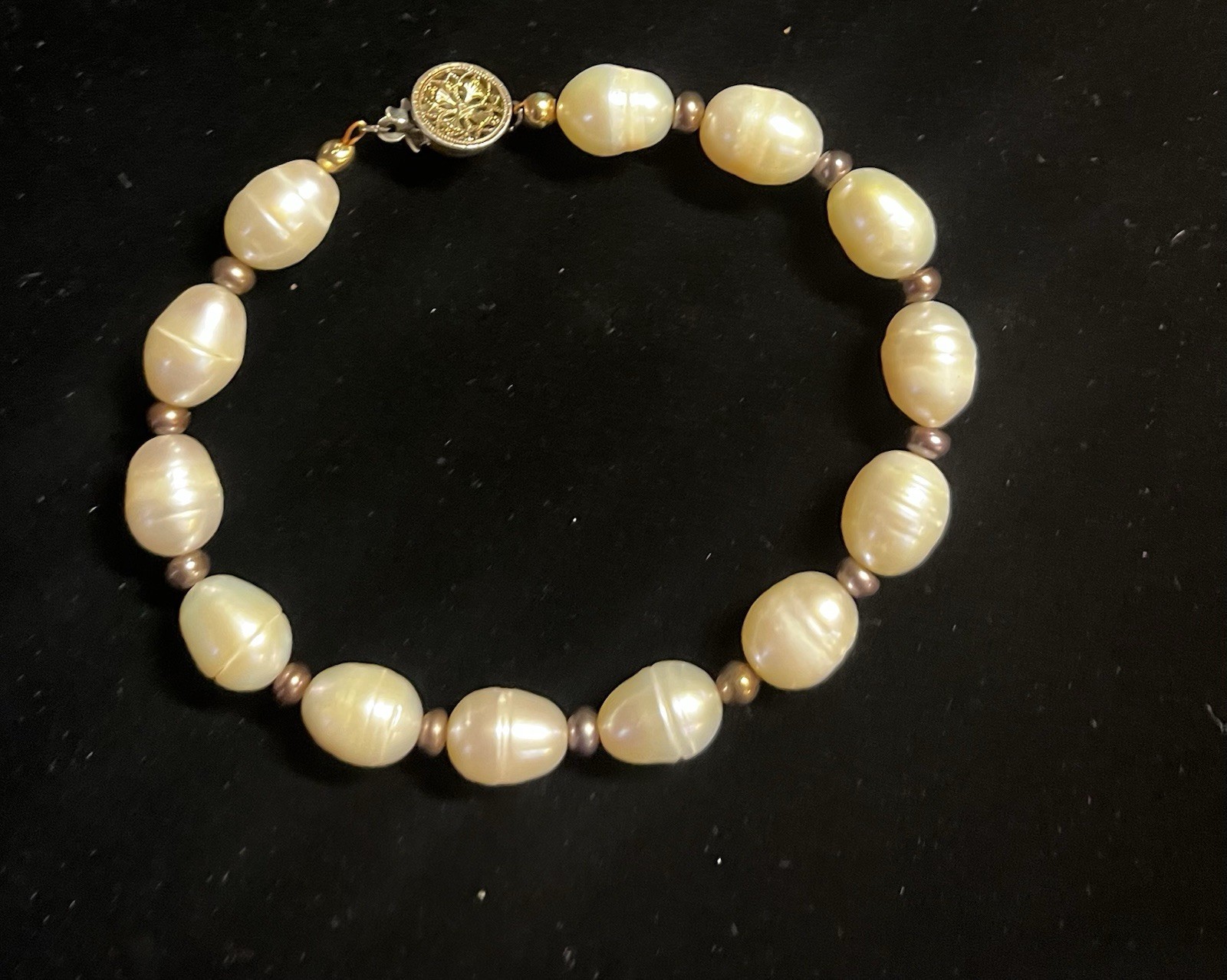 Freshwater Pearl Bracelet – Cream/Ivory Base Metal Clasp, Vintage Style