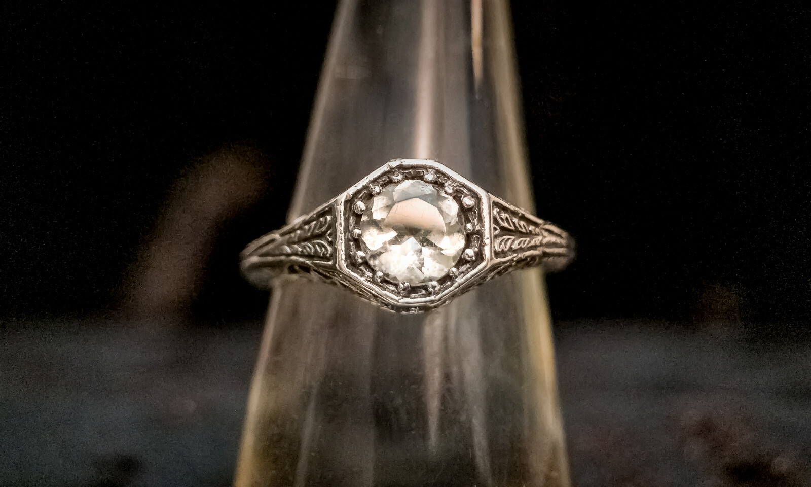 Vintage Sterling Silver Filigreed Openwork Ring with Glass Stone