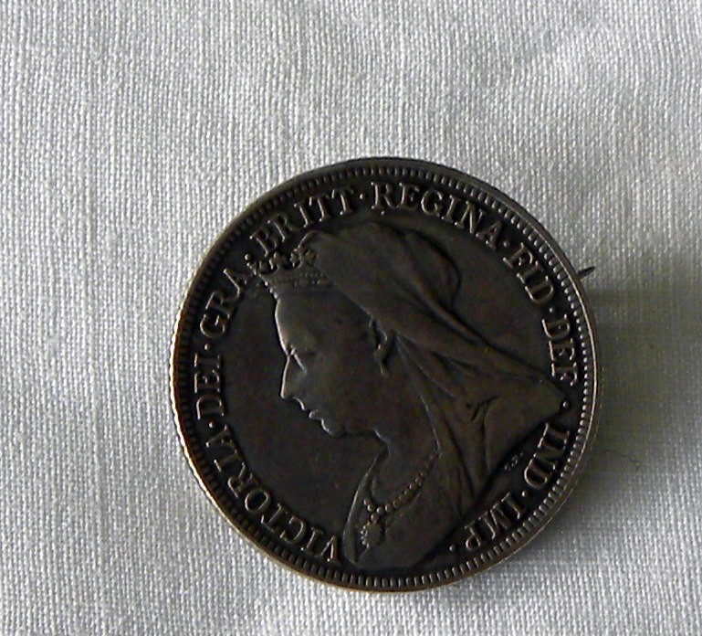 Antique Victorian Great Britain 1899 Sterling Silver Shilling Coin Pin Brooch
