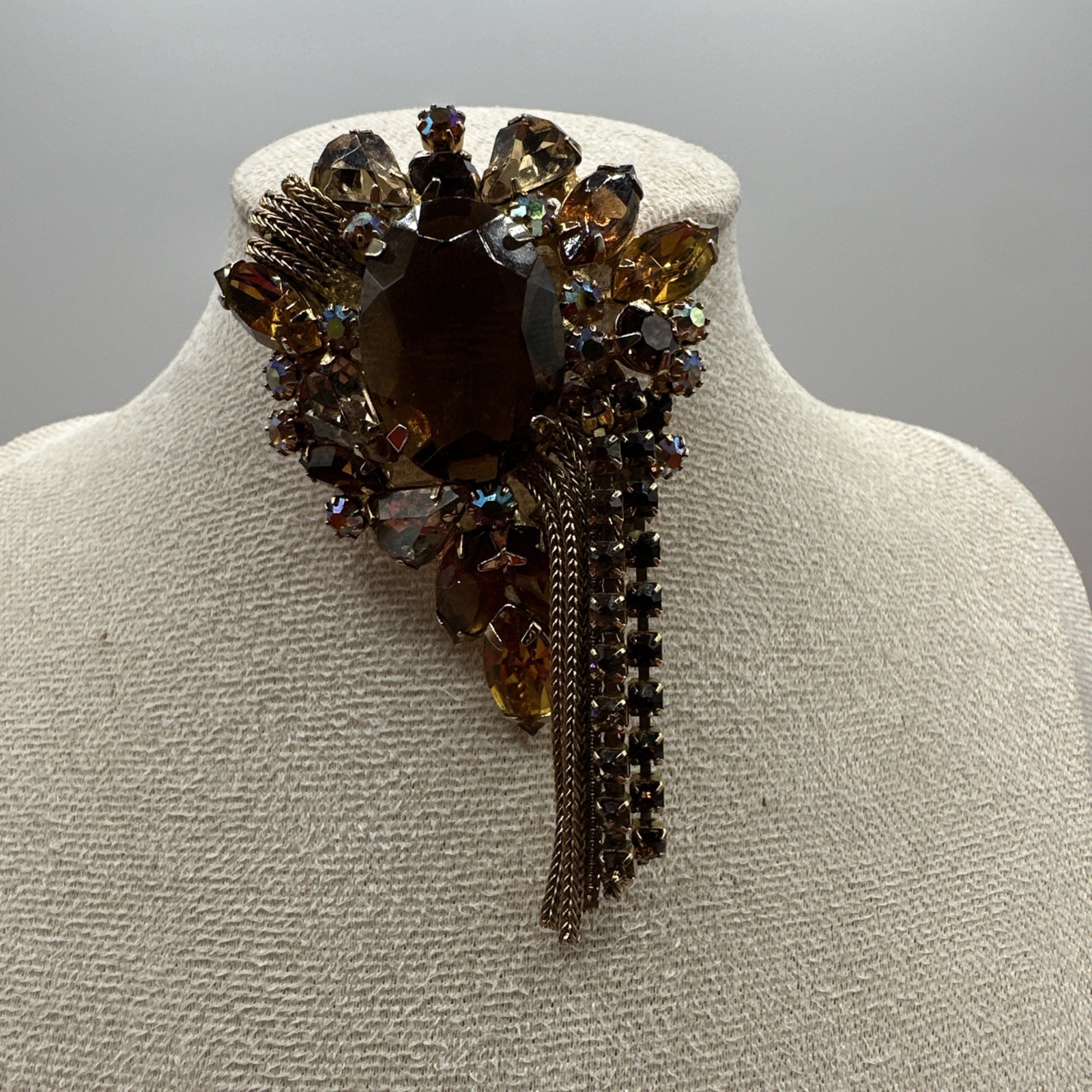Vtg ‘50/‘60 Alice Caviness Brooch. Crystal/ Glass and dangling fringe. See pics.