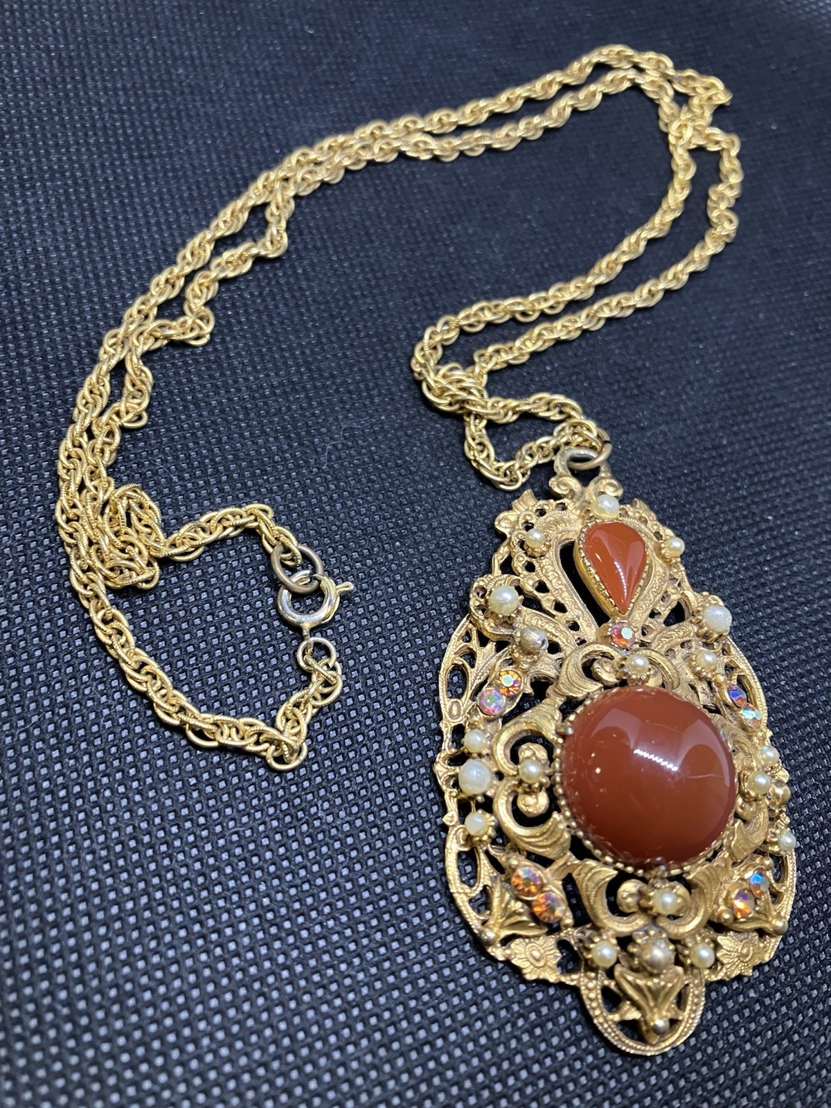 BEAUTIFUL FLORENZA GOLDTONE CARNELIAN & RHINESTONES & PEARLS PENDANT NECKLACE
