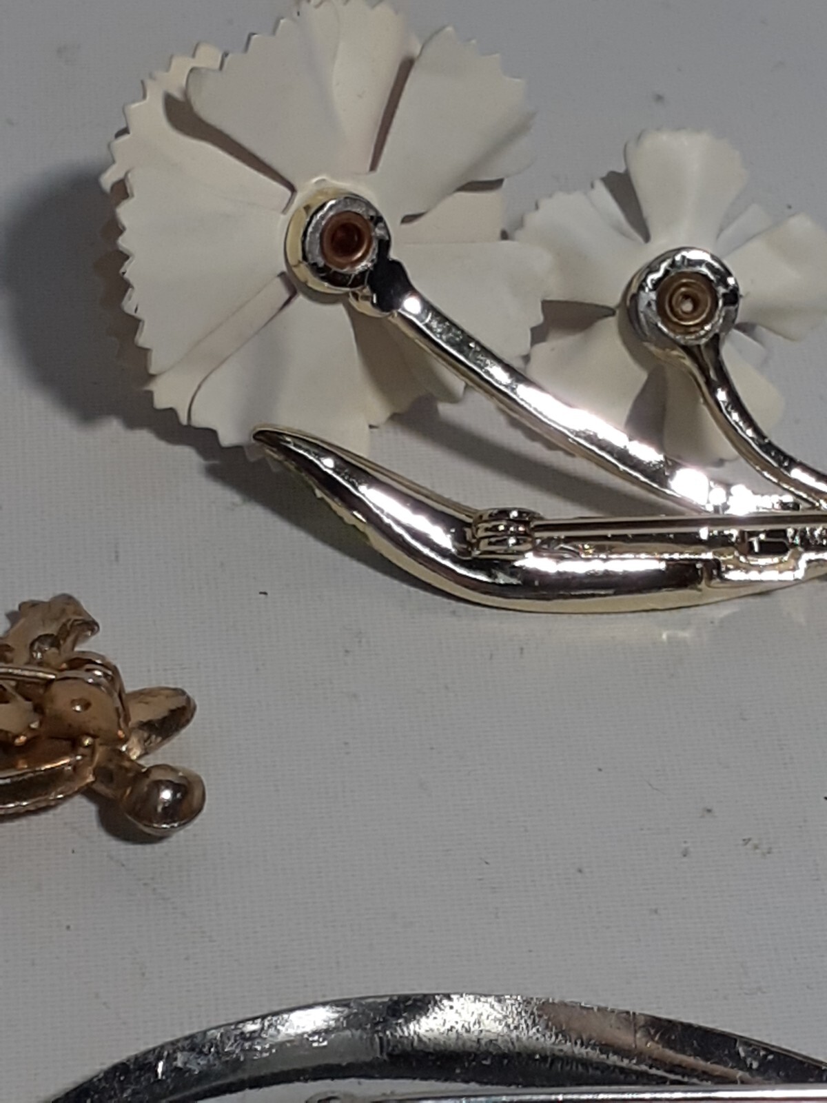 Vintage And Other Unsigned Rhinestone And Metal Brooch Pin 8 Piece Lot