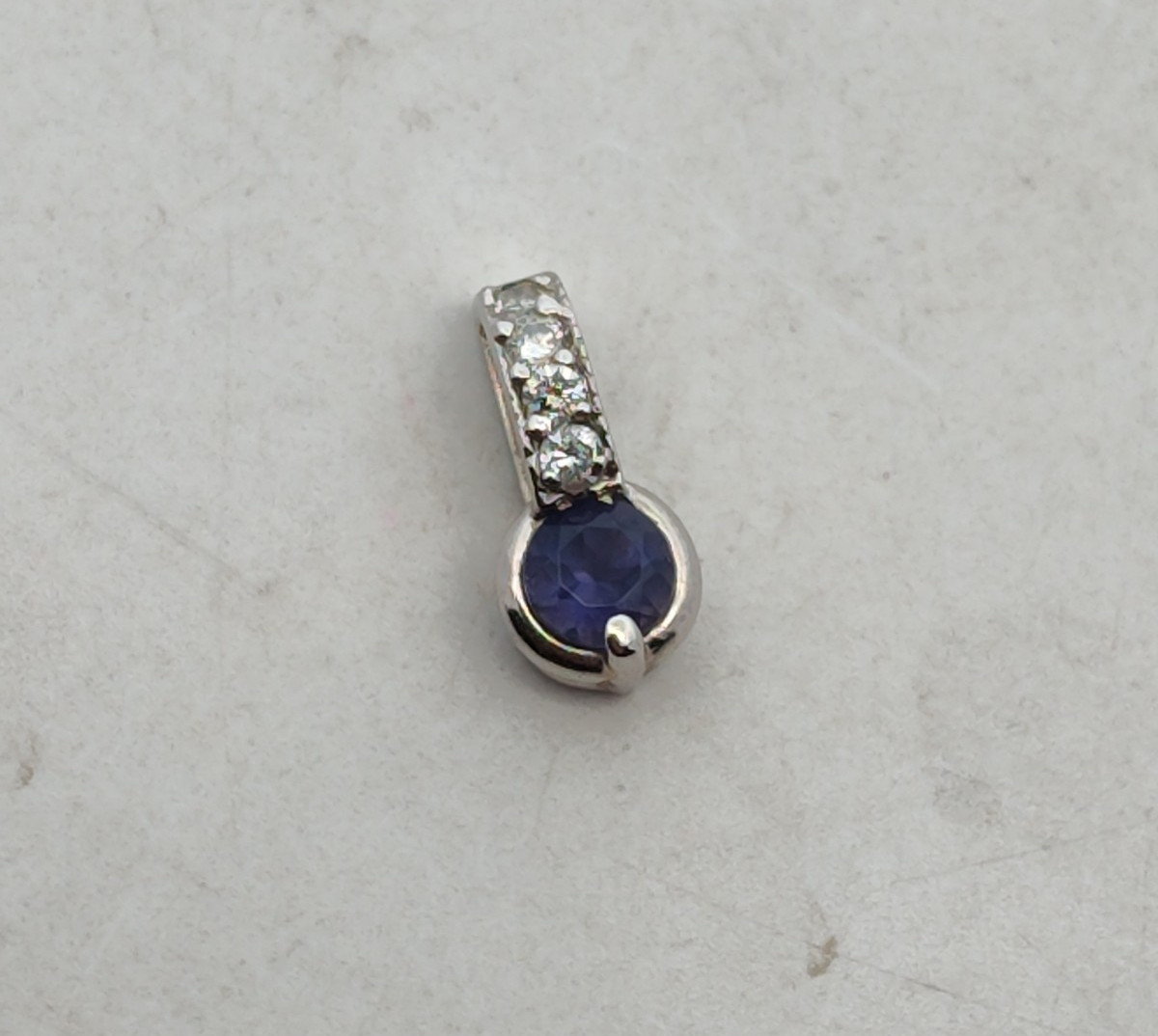 14K White Gold Sapphire & Multi Diamond Pendant Designer “XOX”