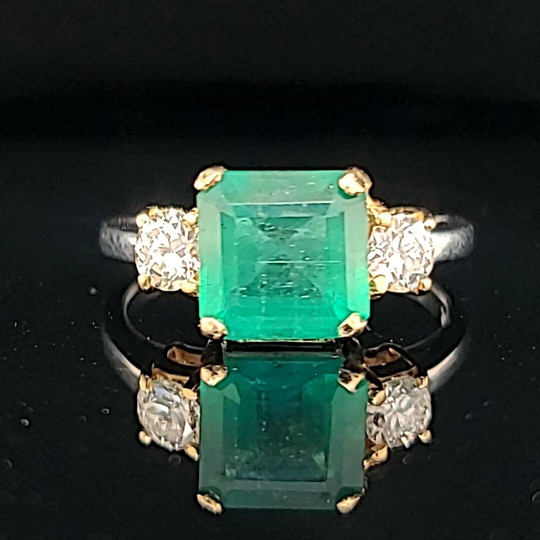 Vintage 14K Gold Engagement Ring 2.21CT. Natural Green Emerald Square Shape