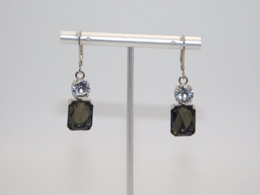 A608-VINTAGE PIERCED EARRINGS~VERY DARK GREY/CLEAR STONES~SILVER TONE~1.5″ DROP