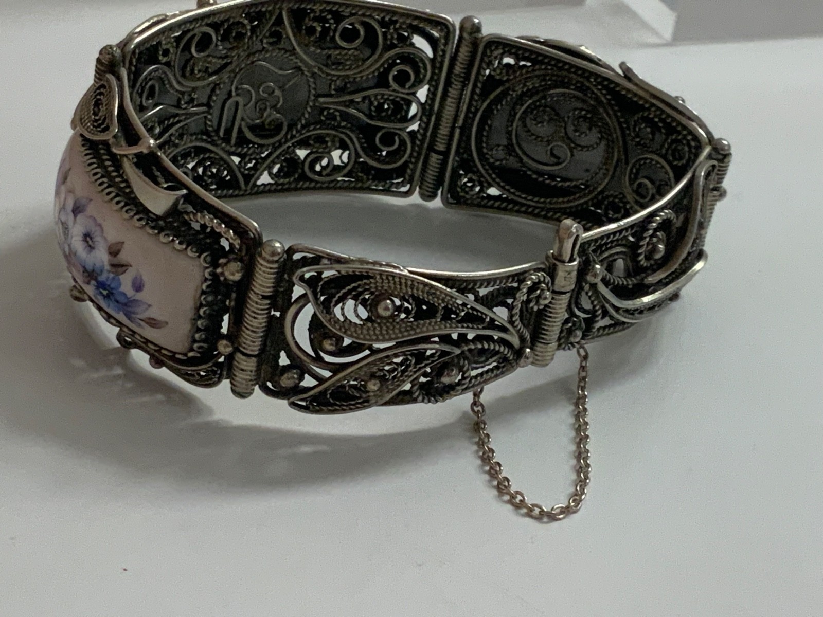 VINTAGE MORE THAN 50 YEARS OLD ENAMEL WOMEN BRACELET & EARRINGS GREAT CONDITION