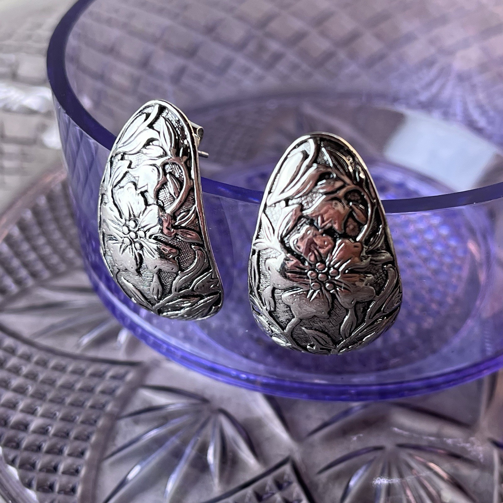 Vintage Repoussé Floral Silver Teardrop Post Pierced Earrings – 1.5” – Statement