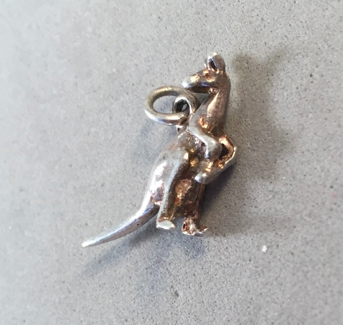 VINTAGE Silver Small KANGAROO & JOEY CHARM Australia Estate VT53