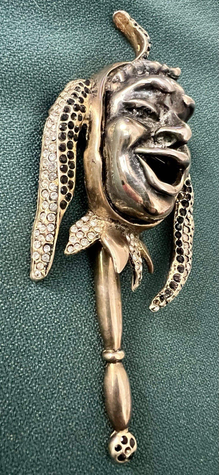 FABULOUS UNSIGNED RETICULATED JESTER BROOCH BLACK/CLEAR RHINESTONES EXCELLENT