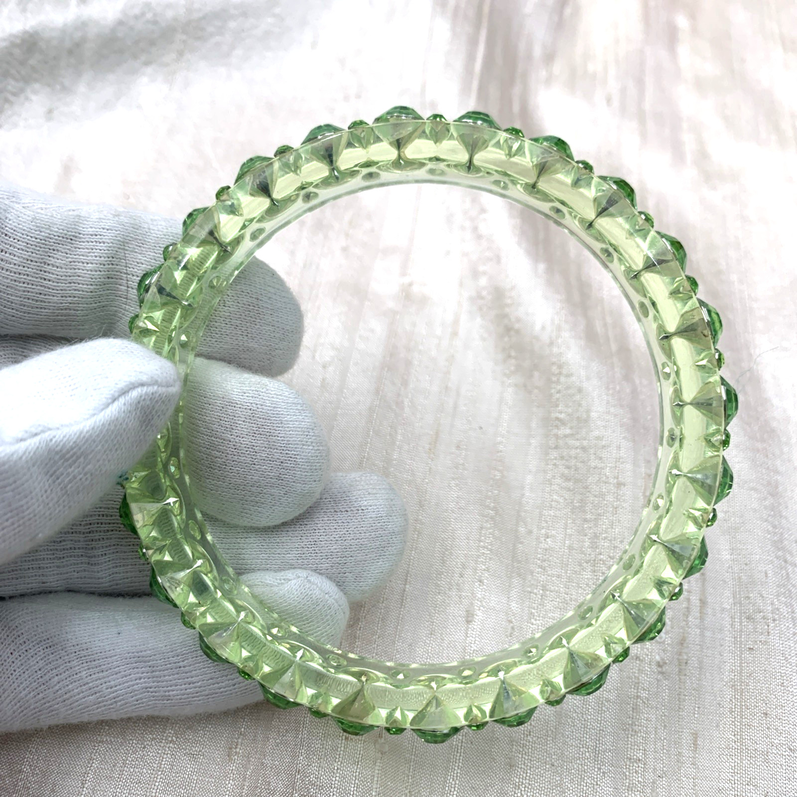 Vintage Art Deco Lucite & Rhinestone Bangle Bracelet Green Clear 8-1/4” IC
