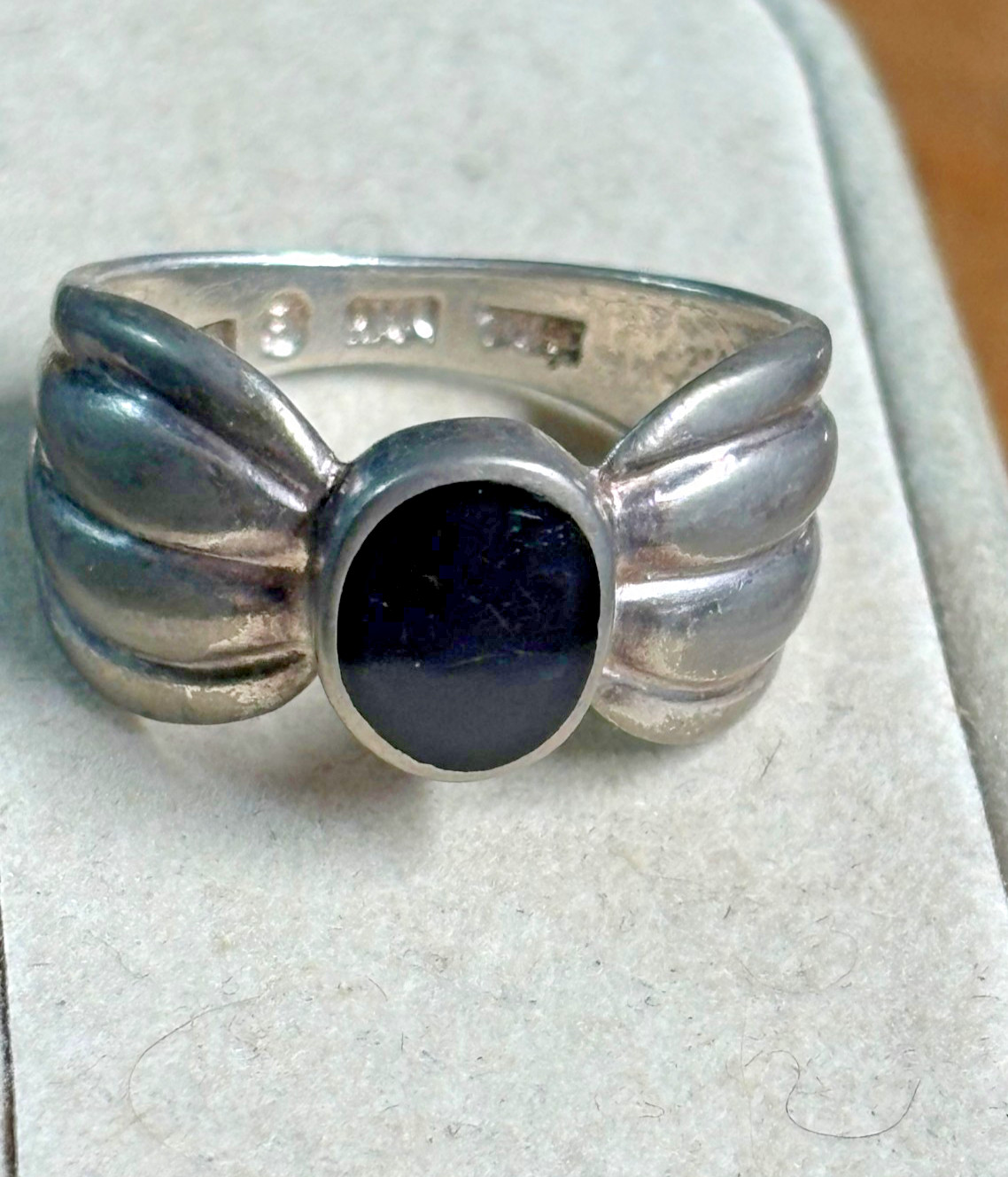 HELEN ANDREWS Vtg HAN THAI 925 Sterling Silver sz 8.5 RING Black Onyx Cabochon