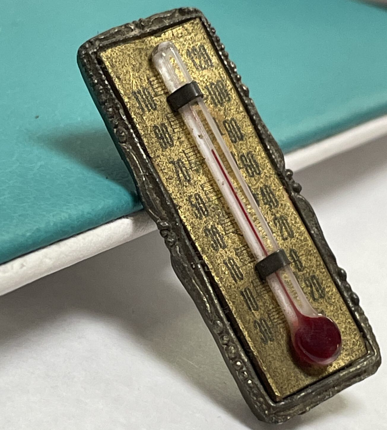 L/N LITTLE NEMO SIGNED VINTAGE TEMPERATURE MINI THERMOMETER PIN BROOCH C CLASP
