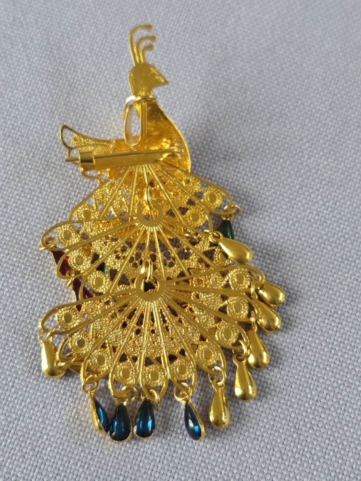 Vintage Peacock Gold Tone Floating Gem Filigree Pendant Brooch Articulated