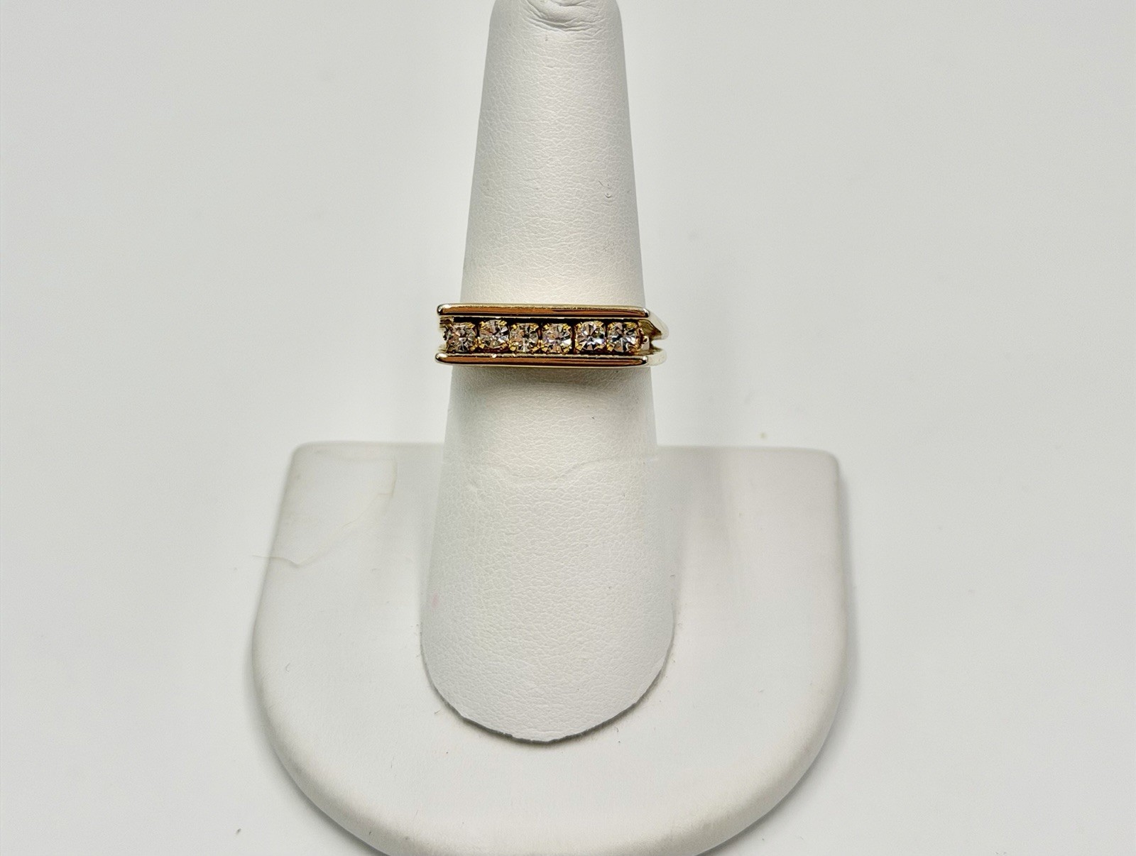 Vintage Ring Goldtone Clear Rinstones Marked 18kt HGE With A Crown Mark Sz 6.5