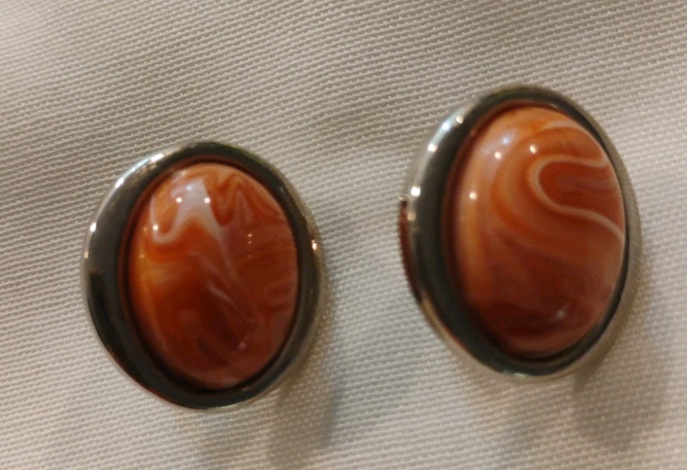 Eleven Pair Lot Vintage Clip On Earrings Mixed Metals Some Signed