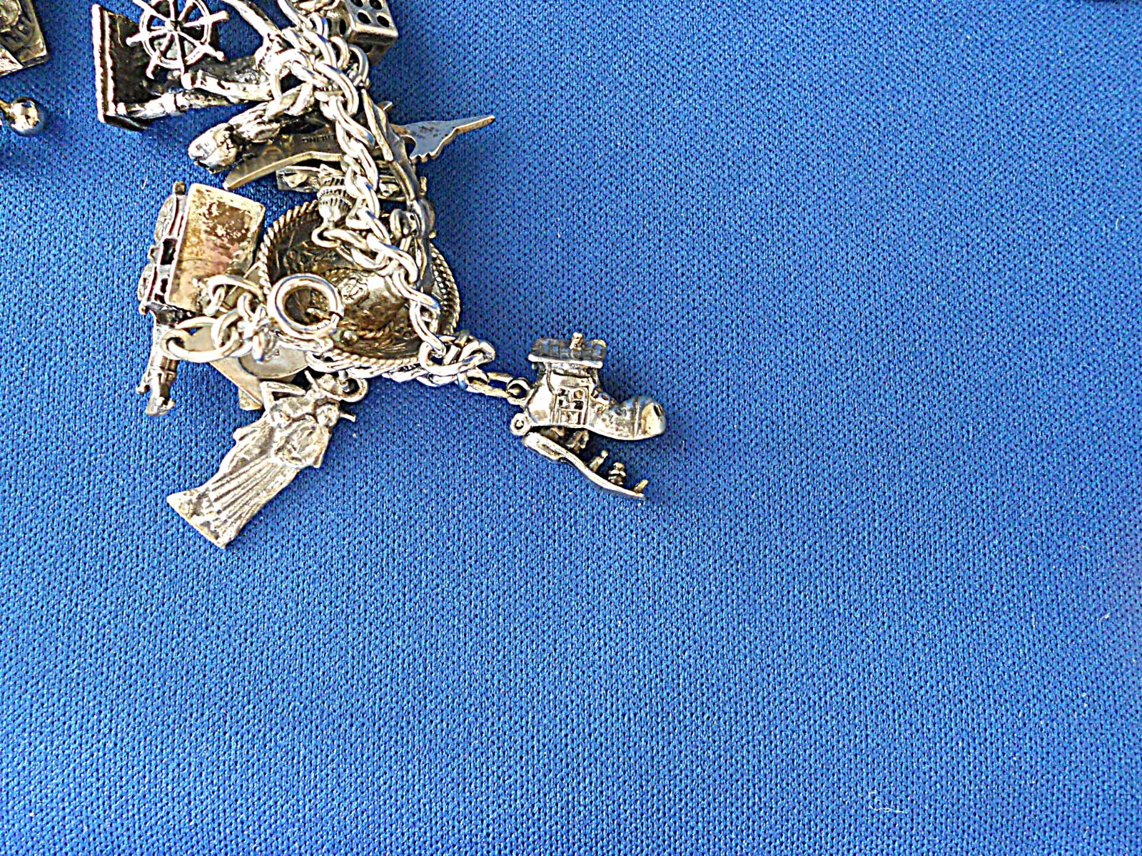 Vtg Sterling Silver 22 Charm Bracelet 67 Gs Travel Vegas Bat Witch Log Cabin etc